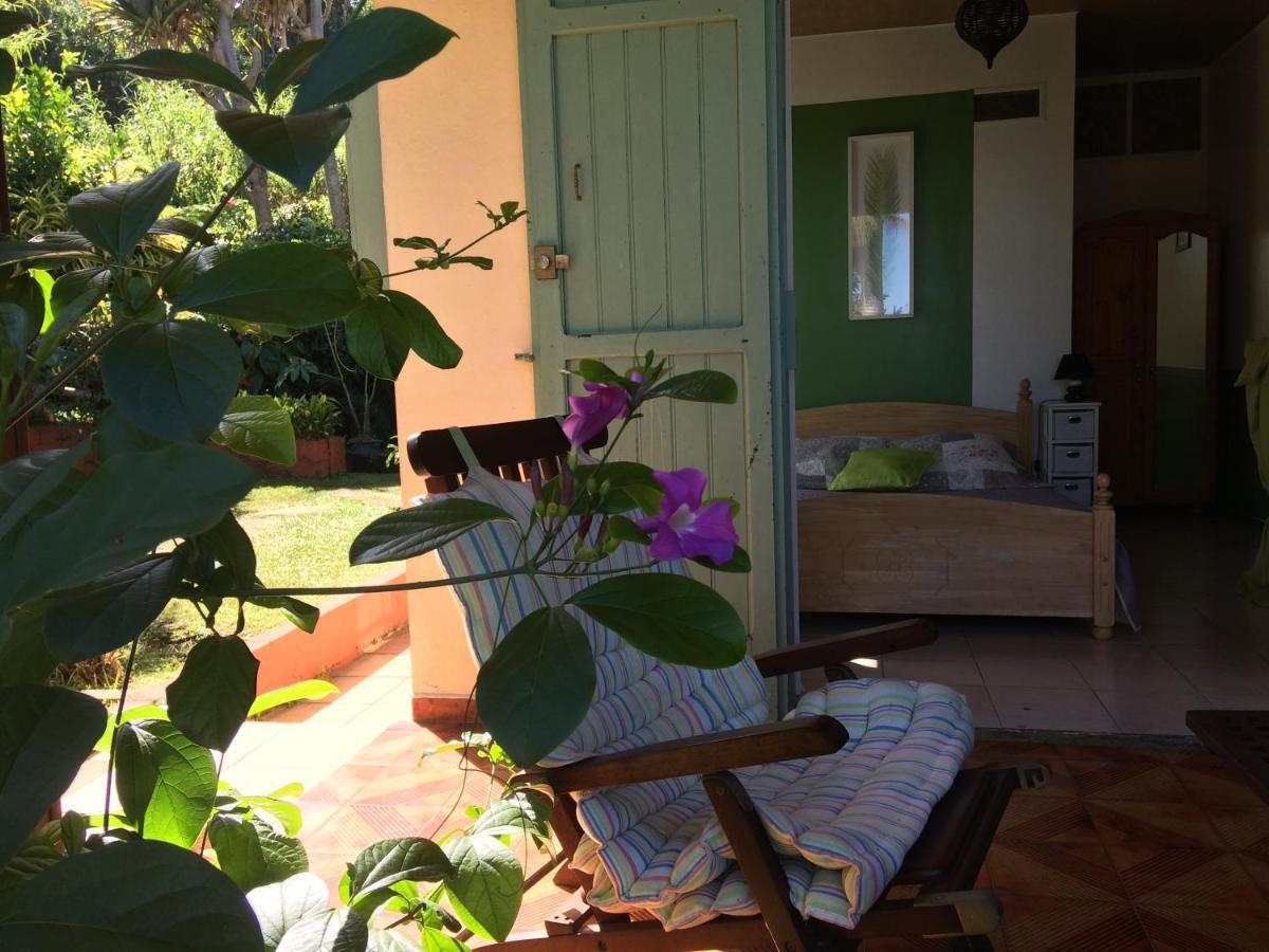 Bed and Breakfast Chez Mamie Les Avirons Exteriér fotografie